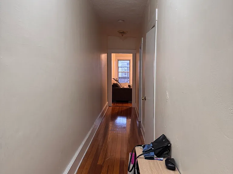 132 1/2 Oxford St #12 — Photo 8