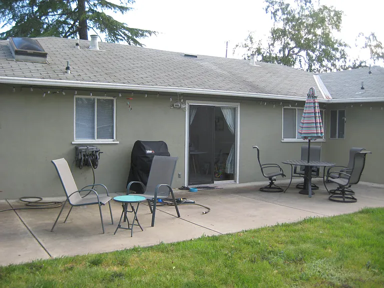 Agnes Way — Photo 4