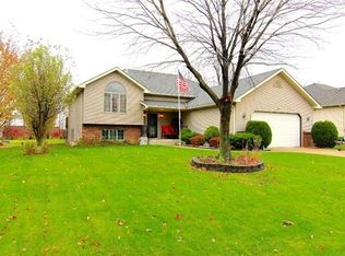 7337 Forest Ridge Dr, Schererville, IN 46375