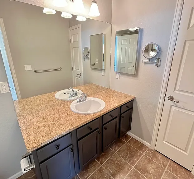 17525 Wilde Ave #207 — Photo 31