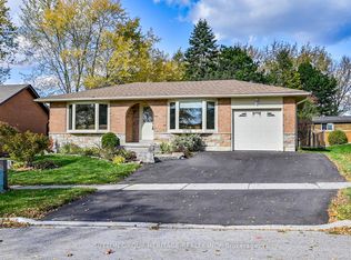 39 Anstead Cres, Ajax, ON L1S3X4