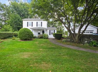 65 Old Field Point Rd, Greenwich, CT 06830