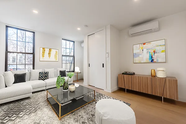 Rented by Modern Spaces | media 5