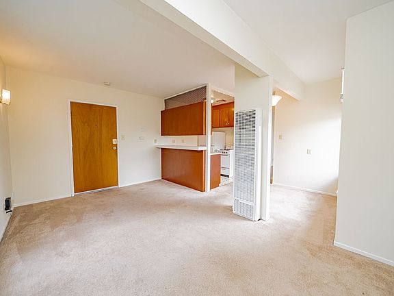 3rd image of 110 Frisbie St APT 6