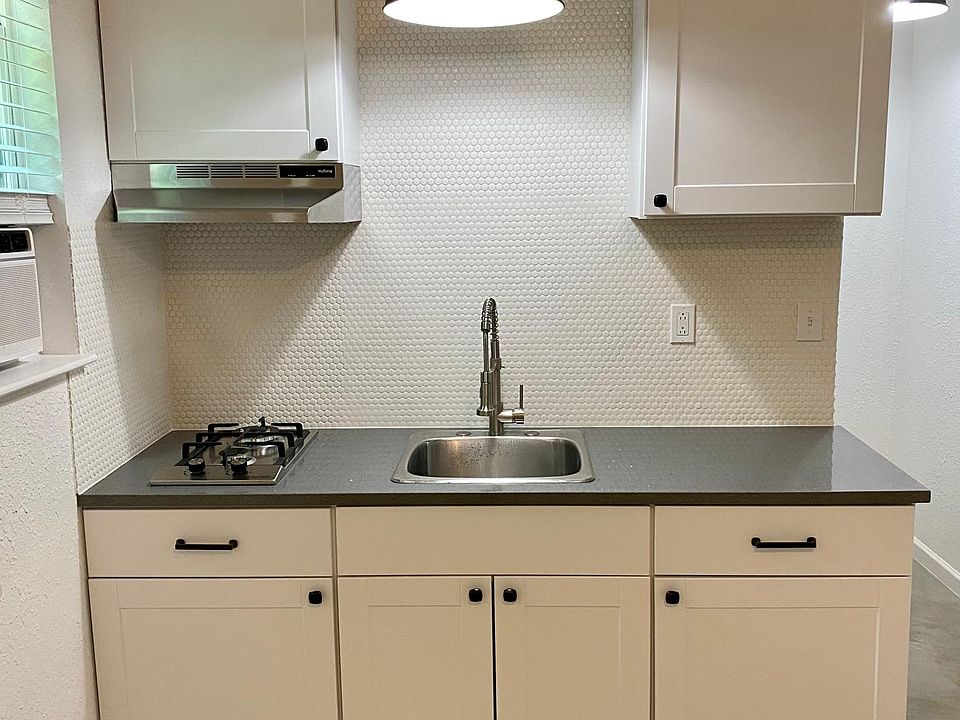 1st image of 2824 Gordon Ave #B