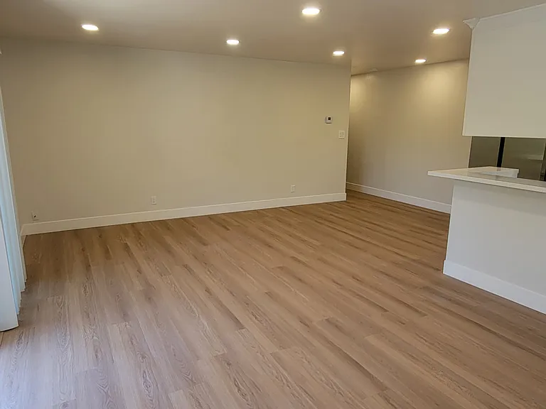 43152 Mayfair Park Ave — Photo 1