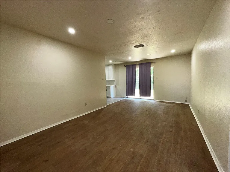 12815 Segrest Dr — Photo 6