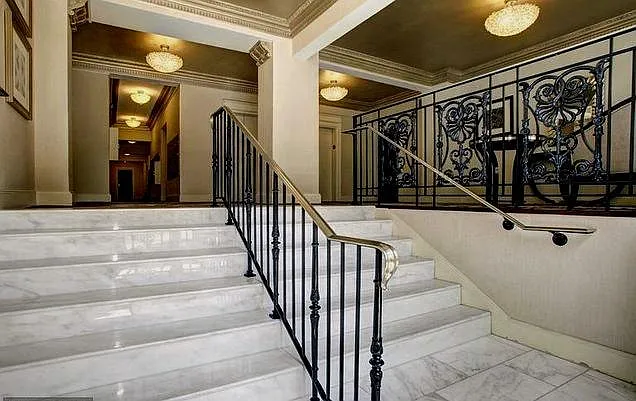 Photo 2 of 25 - 2127 California St NW #303 - Washington, DC Lobby - 2127 California St NW #303