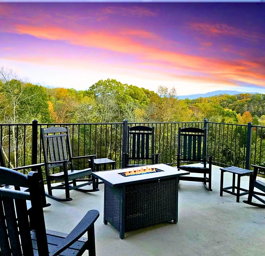 Heated Pool-Mtn View-Game Loft-Waterpark-Sleeps 20 — Photo 2