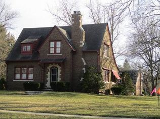 109 Oakland Ave, Mukwonago, WI 53149