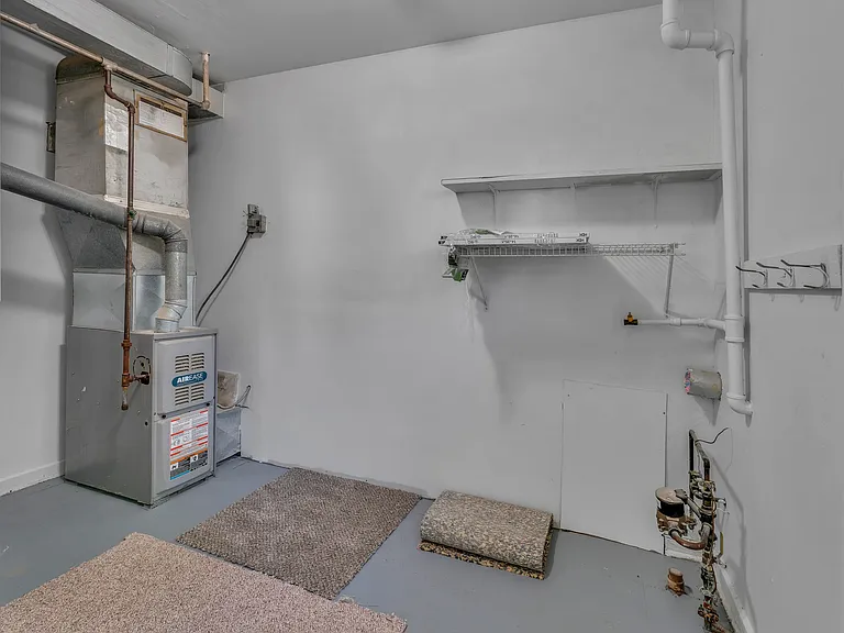 610 Elm St — Photo 24