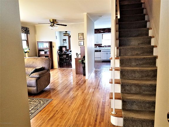 3rd image of 98 Ladd Ave