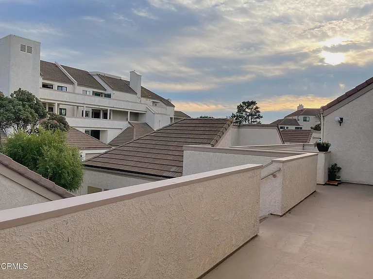 727 Island View Cir — Photo 4