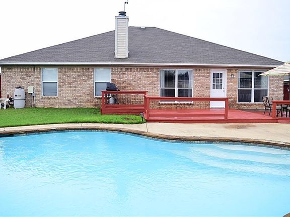 3rd image of 326 Howard Way Dr