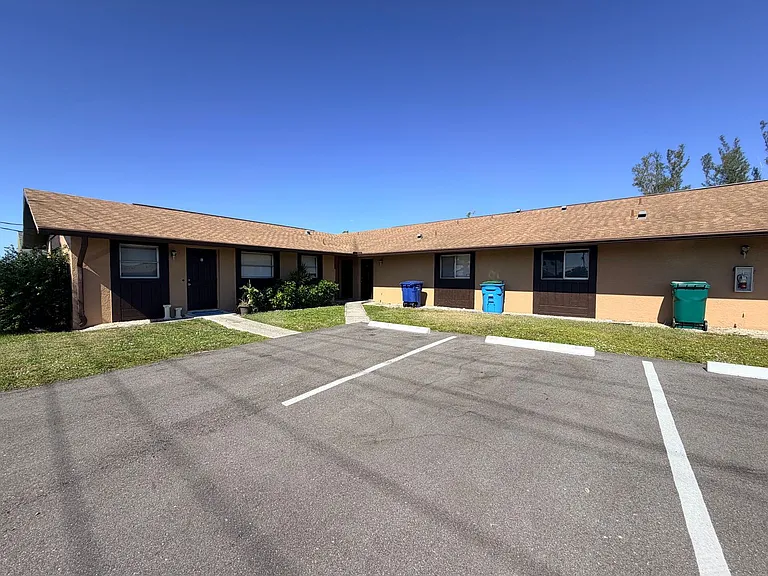 829 Gleason Pkwy — Photo 1