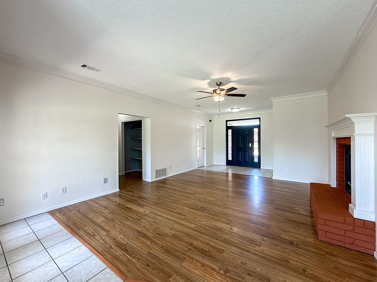 6429 Galven Way — Photo 3