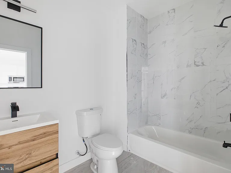 613 N Brooklyn St #4 — Photo 8