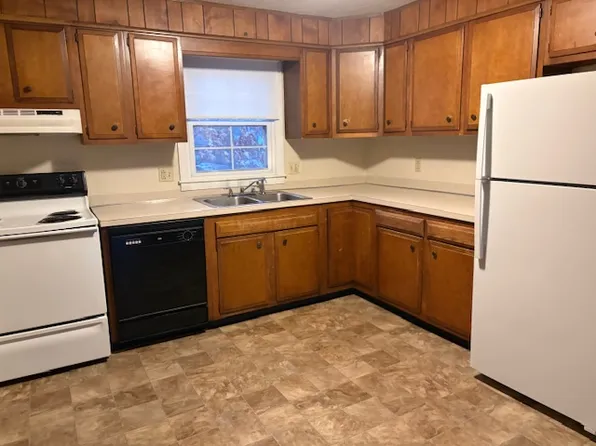 76 Lorchris St APT 6, Leominster, MA 01453