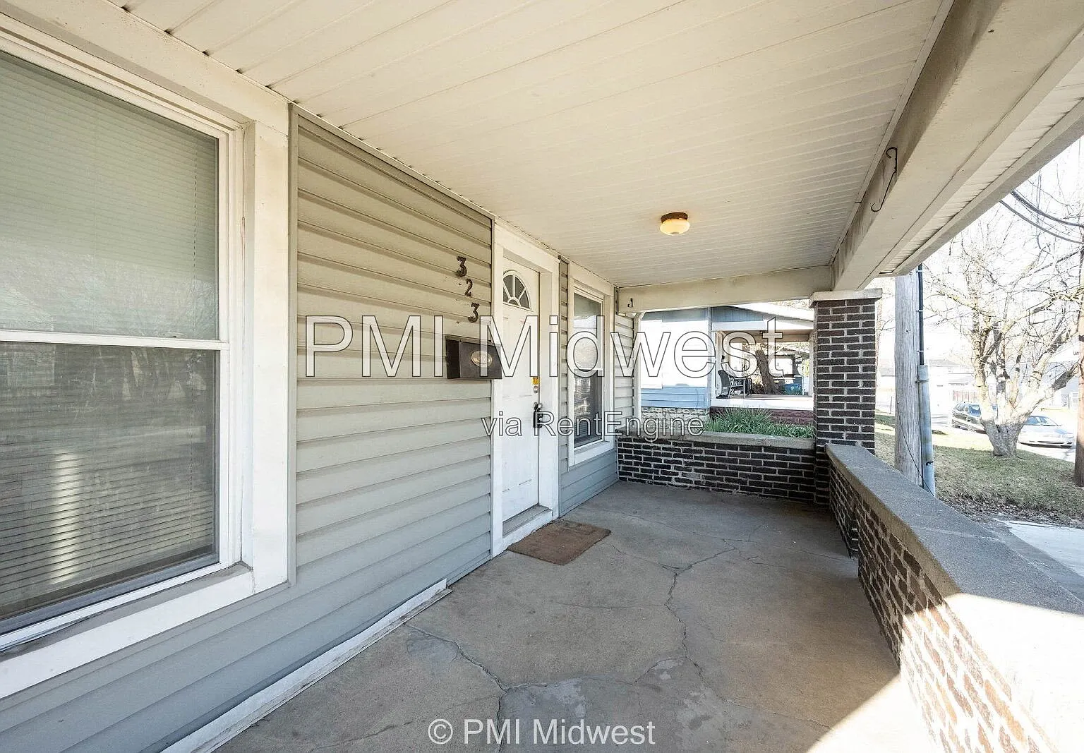2 bed, 2.0 bath, 1100 sqft, $1,279 — Photo 2