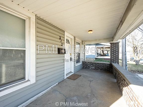 2nd image of 323 W 40th St