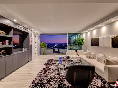 1100 Alta Loma Rd APT 805, West Hollywood, CA, 90069