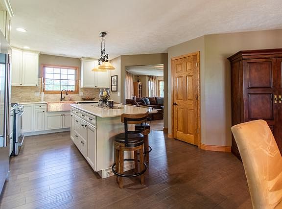4th image of 3384 Country Meadow Ln
