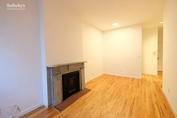 Rented by Sotheby's International Realty | media 10