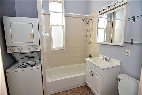 4th image of 1326 N Artesian Ave APT 3Z