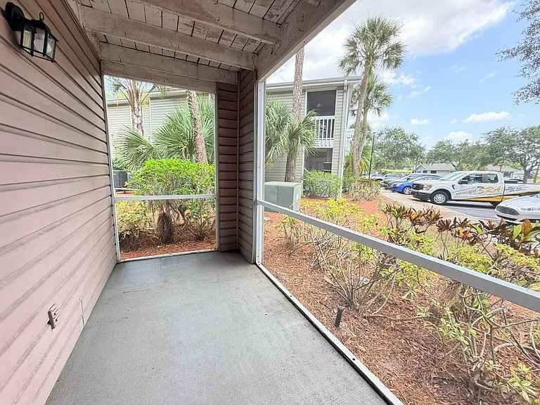 Glenbrooke Apartments — Photo 10