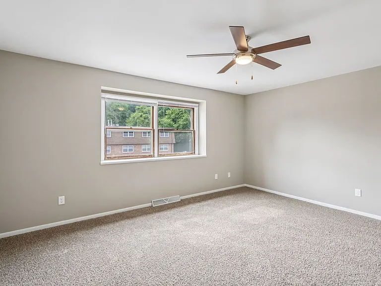 Woodland Reserve Apartments — Photo 11
