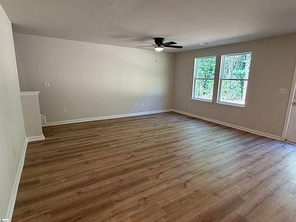 4th image of 218 Hamilton St