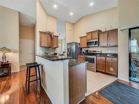 4th image of 629 Paddington Ln