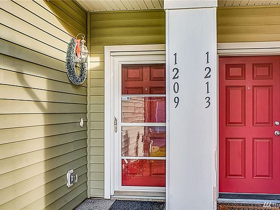 4th image of 1209 52nd St NE