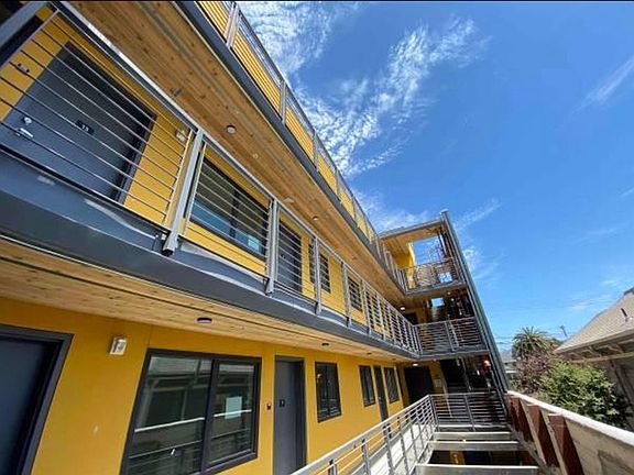 4th image of 669 24th St #3