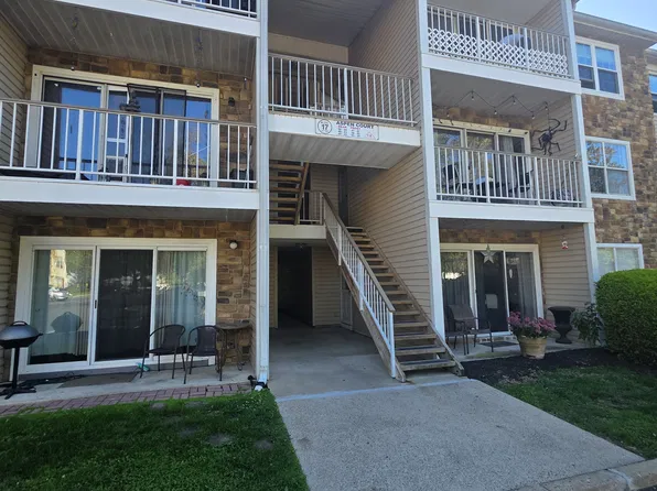 41 Aspen Ct, Hamilton, NJ 08619