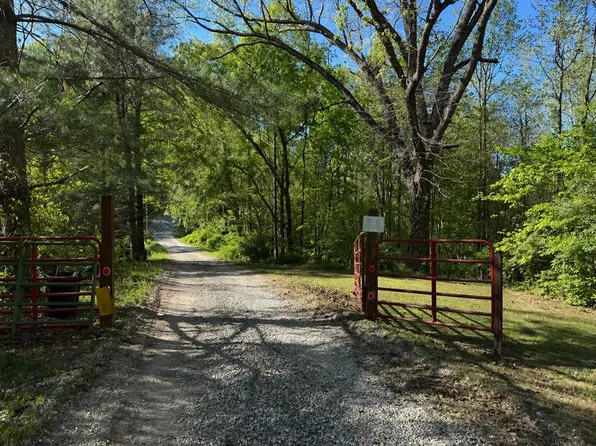 1463 Disterdick Ln, Ironton, OH 45638