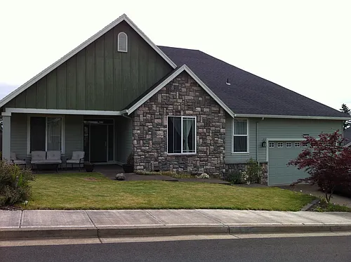 20894 Yakima St NE Photo 1