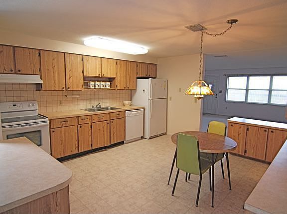 5th image of 1500 Windward Dr