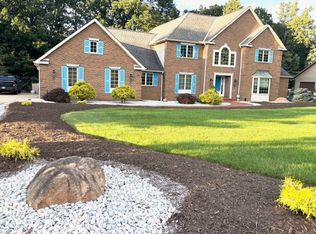 228 Countryside Dr, Broadview Heights, OH 44147