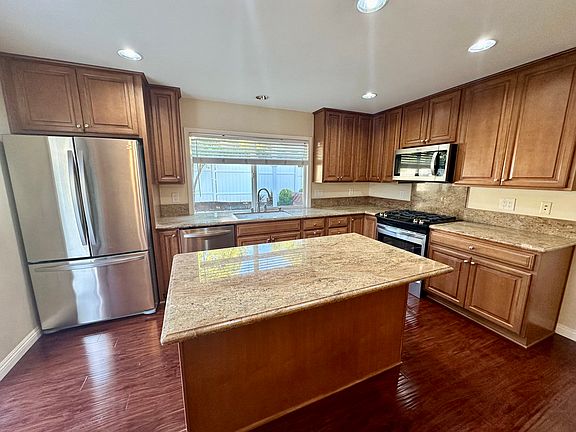 3rd image of 28903 Valley Heights Dr