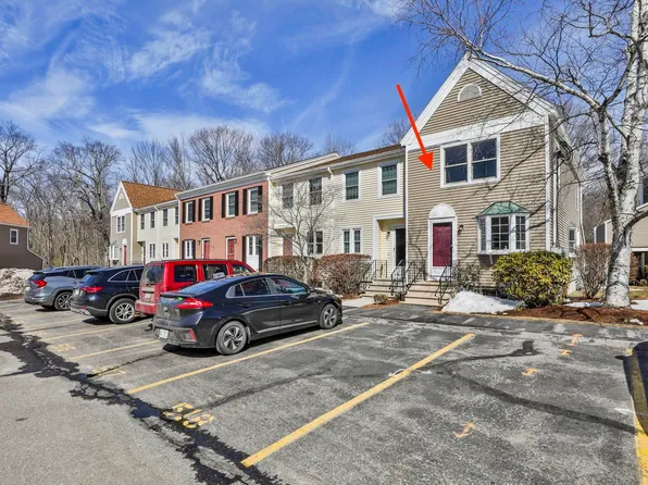 518 Fox Hollow Way, Manchester, NH 03104