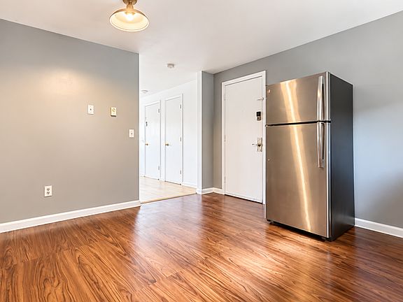 3rd image of 340 Appleton St Unit 4