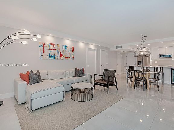 4th image of 2301 Collins Ave APT 303