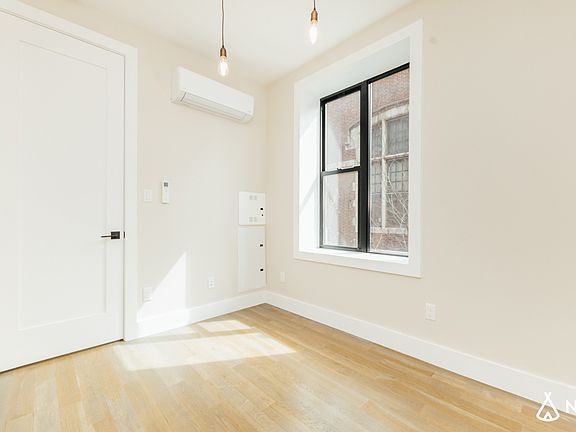 5th image of 358 Irving Ave #2H
