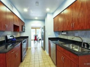 241 Shadowbend Dr, Wheeling, IL 60090