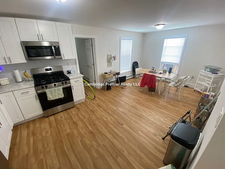 67 Florence St #2 — Photo 8