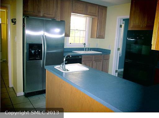 3rd image of 139 Smith Ave