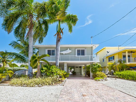 4th image of 260 S Coconut Palm Blvd