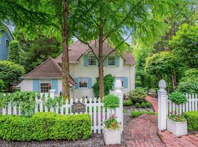 Fern House, 3 br / 1.5 ba, $4895