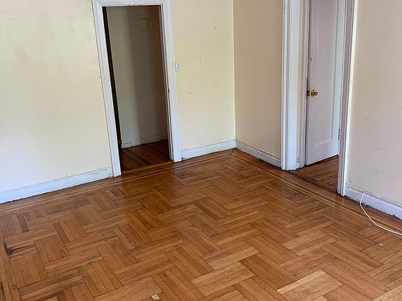 3rd image of 111 E Mosholu Pkwy N #3
